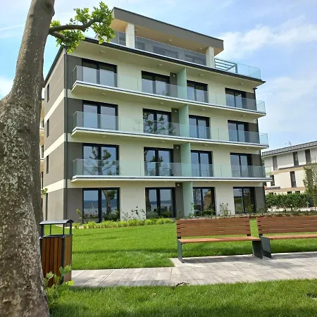 Апартаменты Platan With Lakeview *