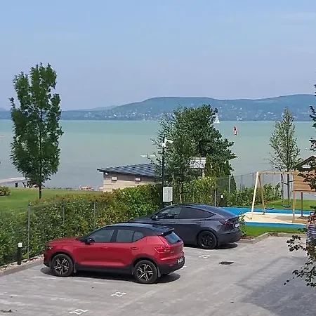 Апартаменты Platan With Lakeview *