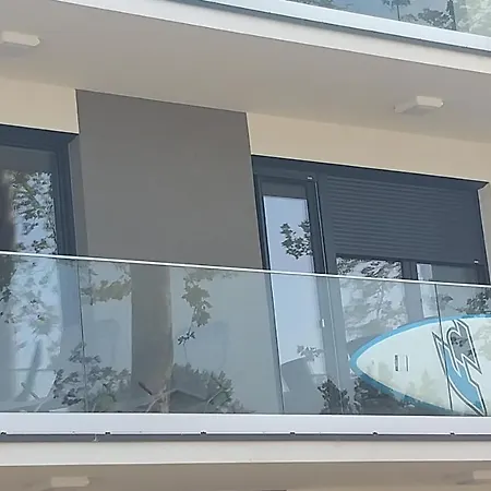 Platan With Lakeview