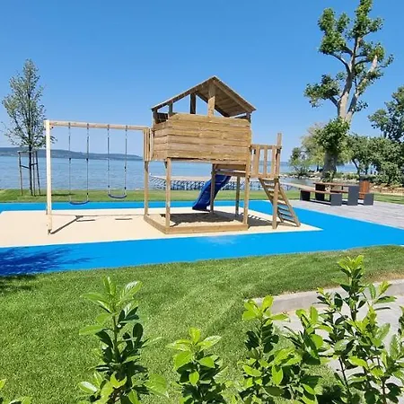Platan With Lakeview * Балатонбоглар