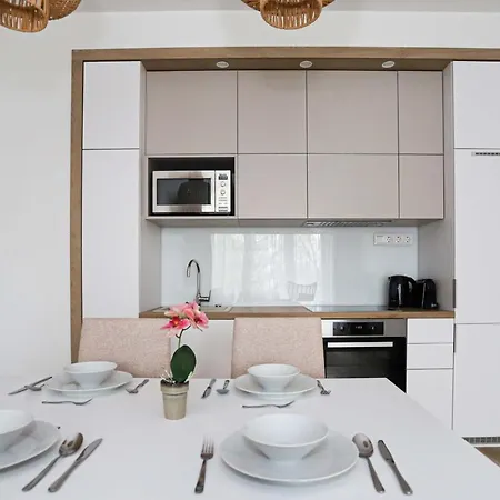Platan With Lakeview Apartment Balatonboglar