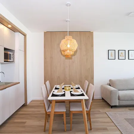 Platan With Lakeview Apartament *