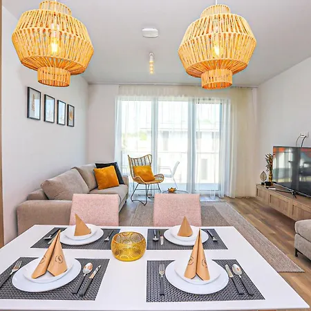 Platan With Lakeview Apartament