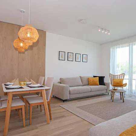 Platan With Lakeview Apartment Balatonboglar