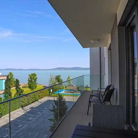 Platan With Lakeview Апартаменты *