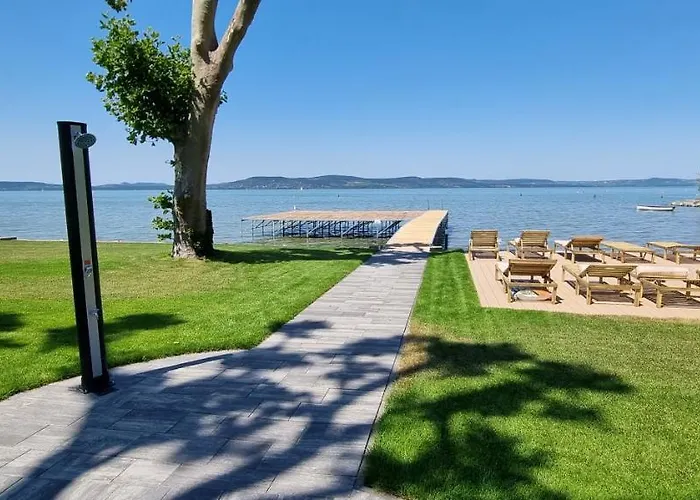 아파트 Platan With Lakeview