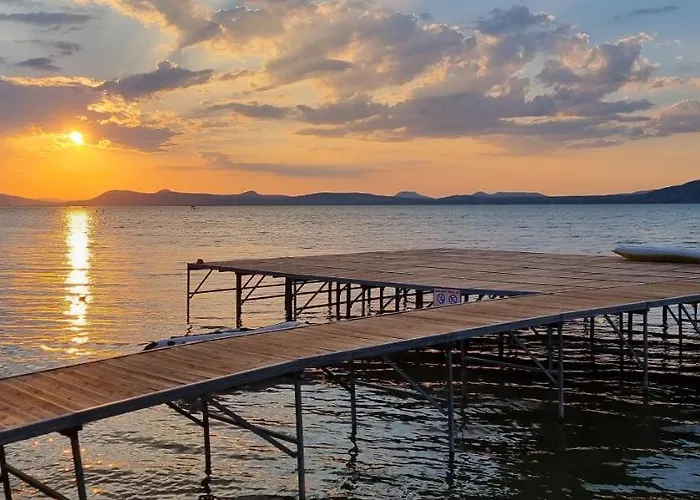 아파트 Platan With Lakeview *