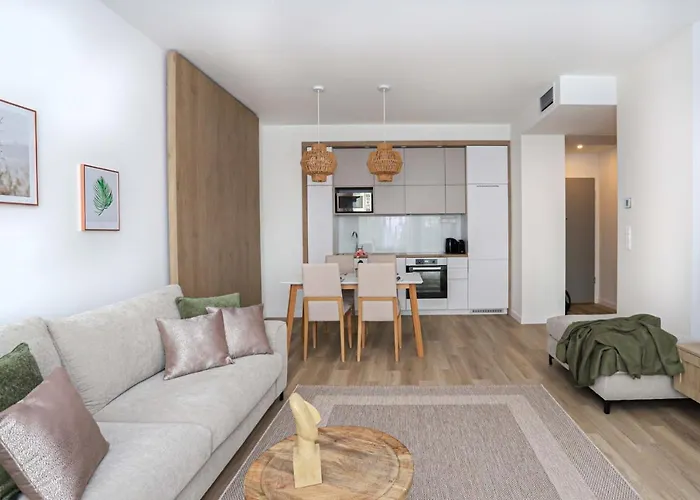 Platan With Lakeview Apartman