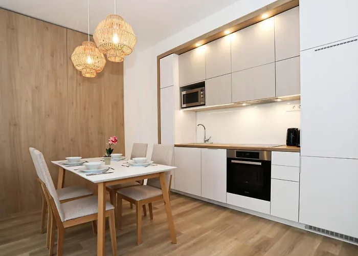 Platan With Lakeview Apartman