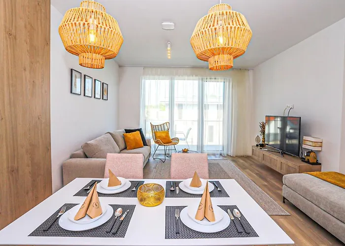 Platan With Lakeview Apartman